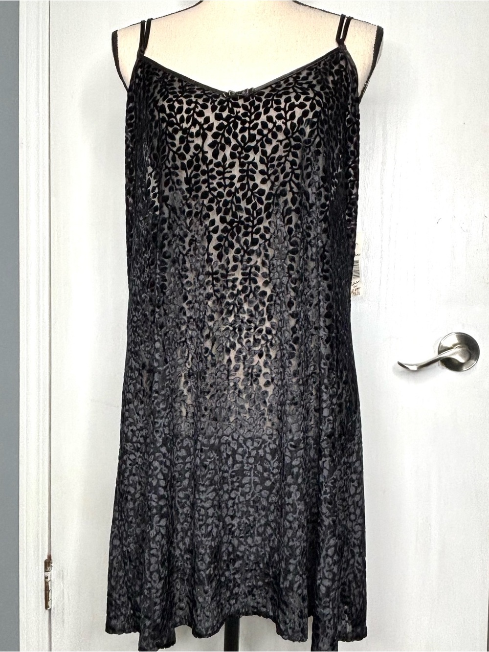 Amelia’s Vintage 90s Burnout Velvet Floral Slip Dress Chemise Black Whimsigoth